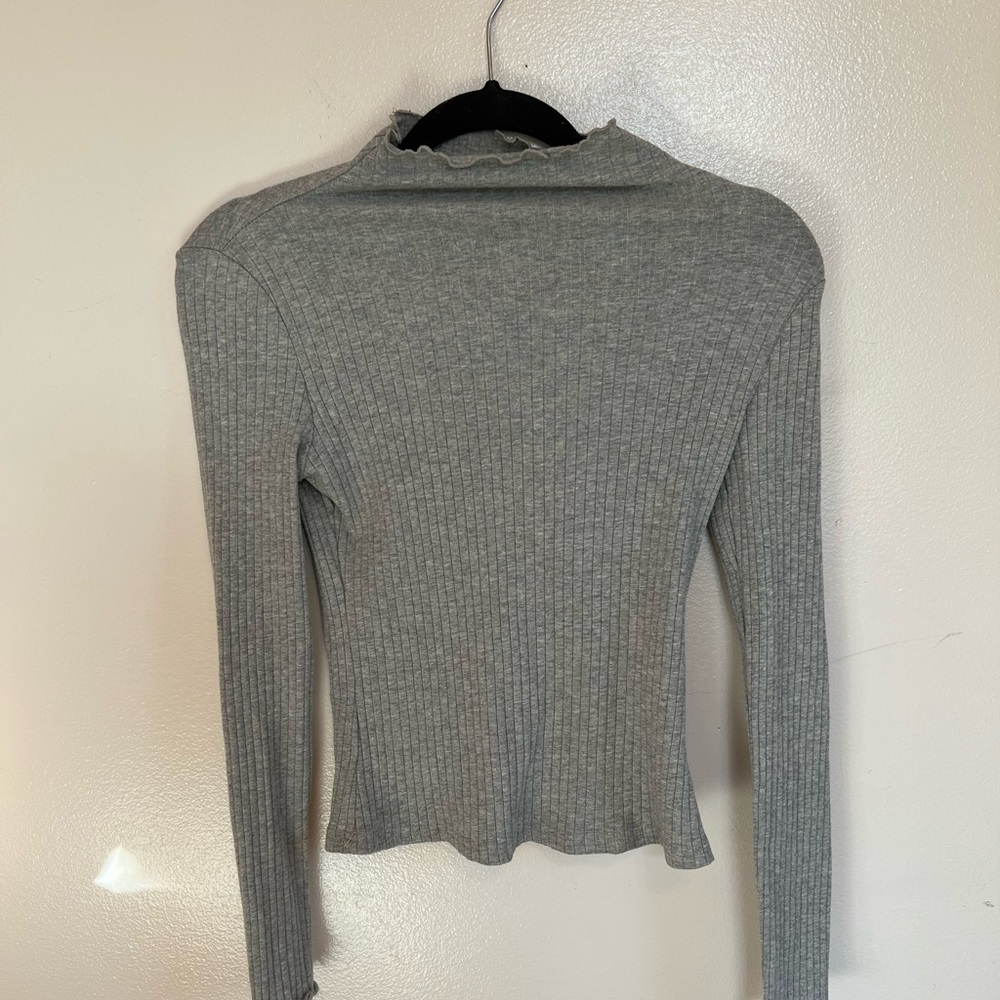 Gray turtle neck